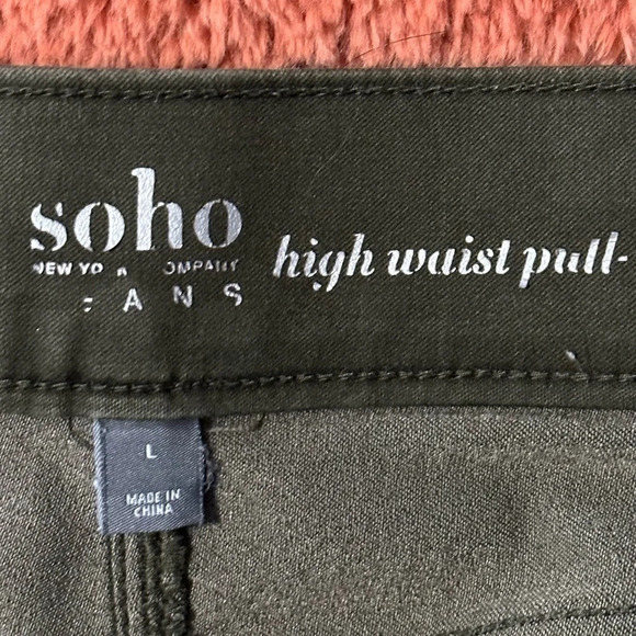 Soho brand women’s army green pull on pants Sz L - Picture 4 of 5